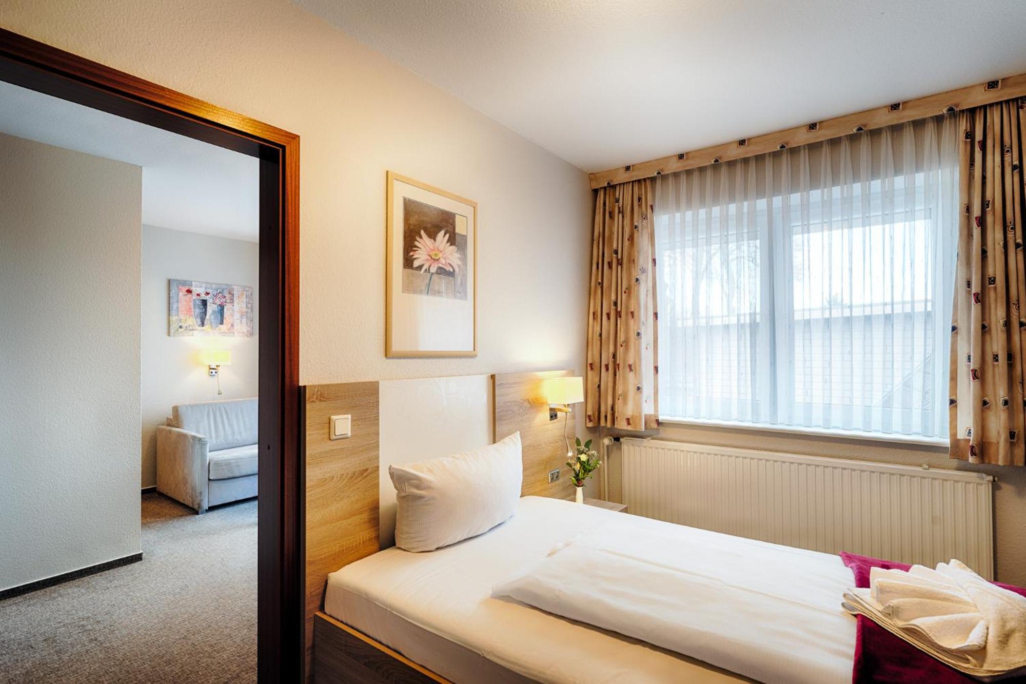 Hotel Friesland Leck Bagian luar foto